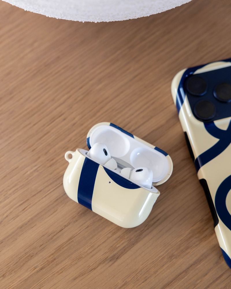 Telefon kılıfıyla uyumlu AirPods kılıfı